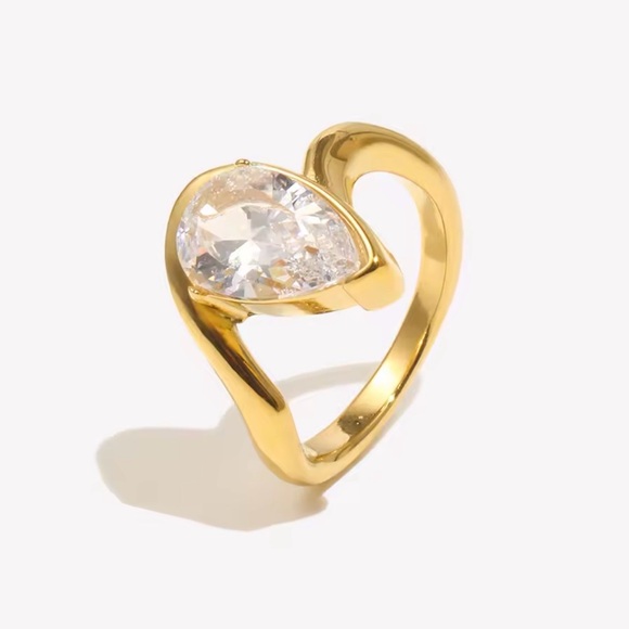 18k gold plated stainless steel pear shaped engagement ring - Picture 7 of 9